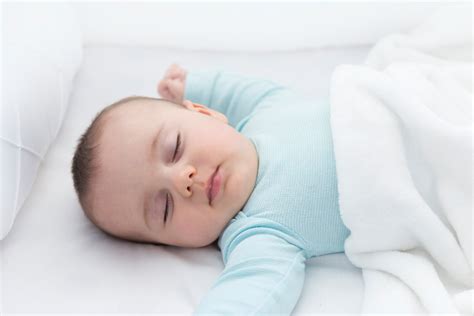 Yenidoğan Bebeklerde Uyku Düzeni Oluşturma İpuçları