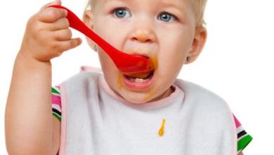 Bebeğinizin İlk Yılında Beslenme Rehberi ve İpuçları