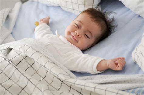 Bebeklerde Uyku Eğitimi Nasıl Olmalı?